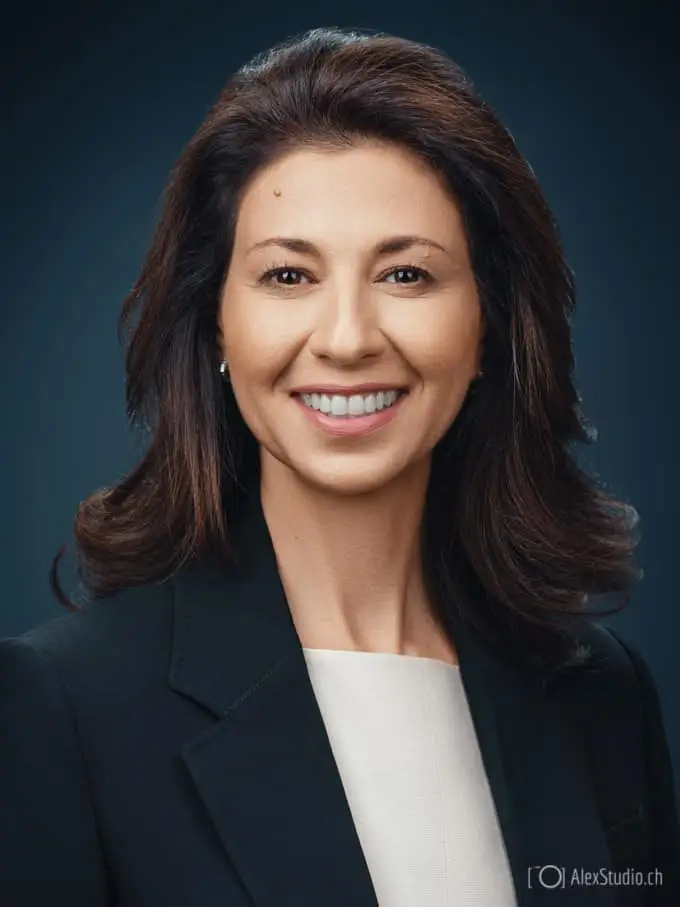 010_geneva_photo.cv_photo.resume_business.portrait.8502